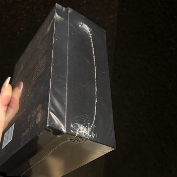 Black and Gold LED Skincare Device GLO24K NWT - Picture 5 of 5